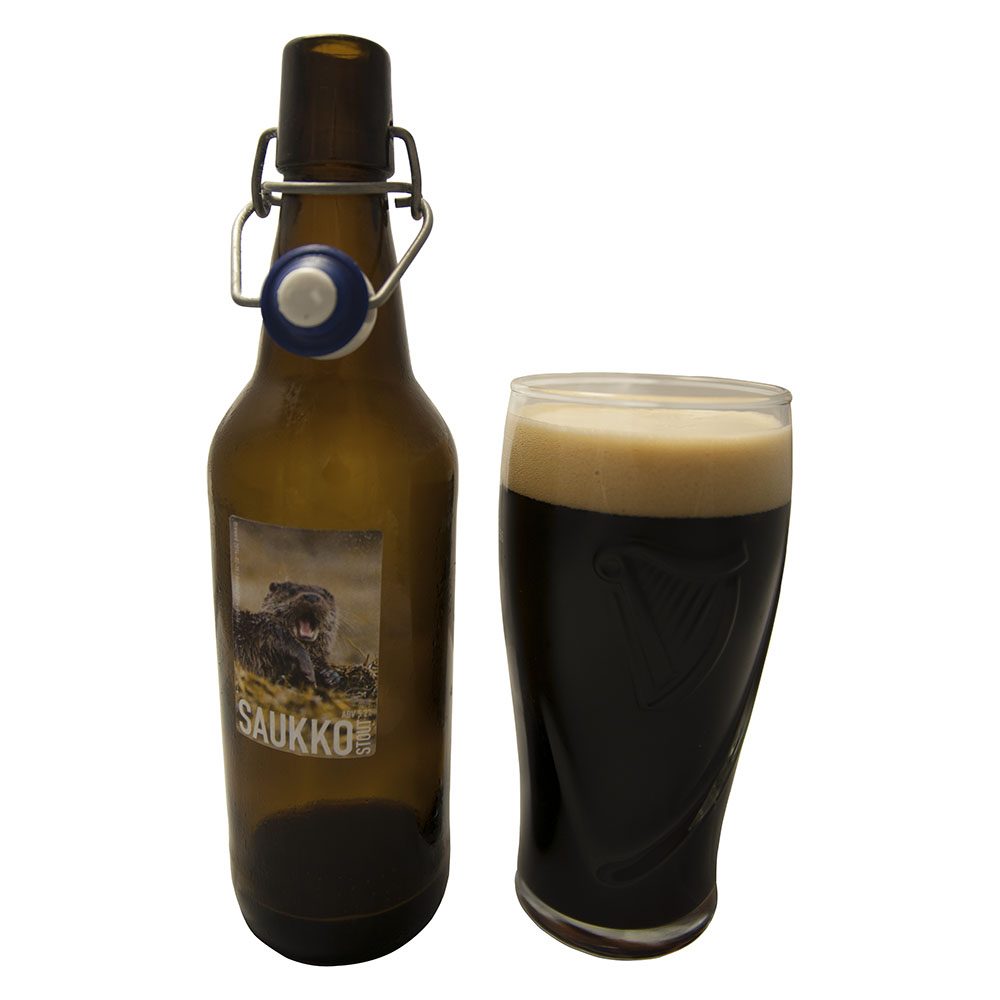 Saukko Stout bottle and pint